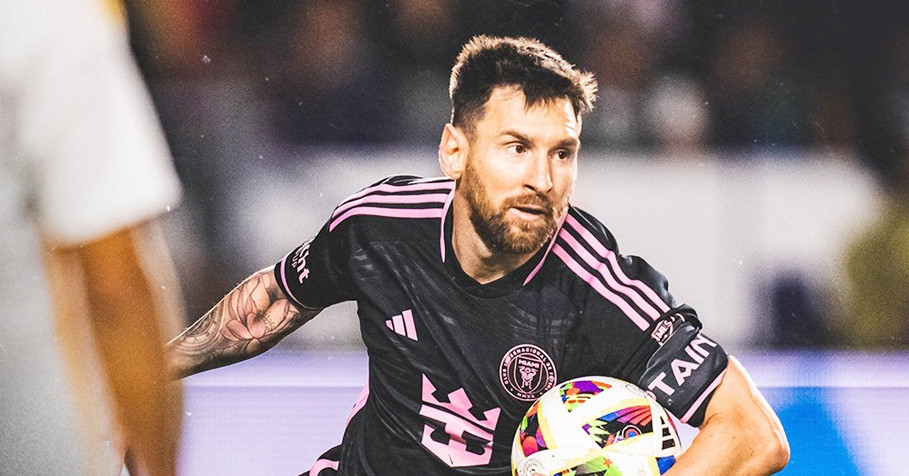 lionel messi ghi ban giai cuu inter miami phut bu gio 524 1