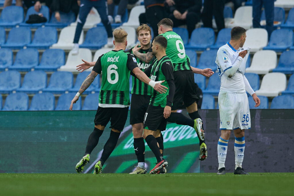 Kristian Thorstvedt Sassuolo Frosinone celebrate