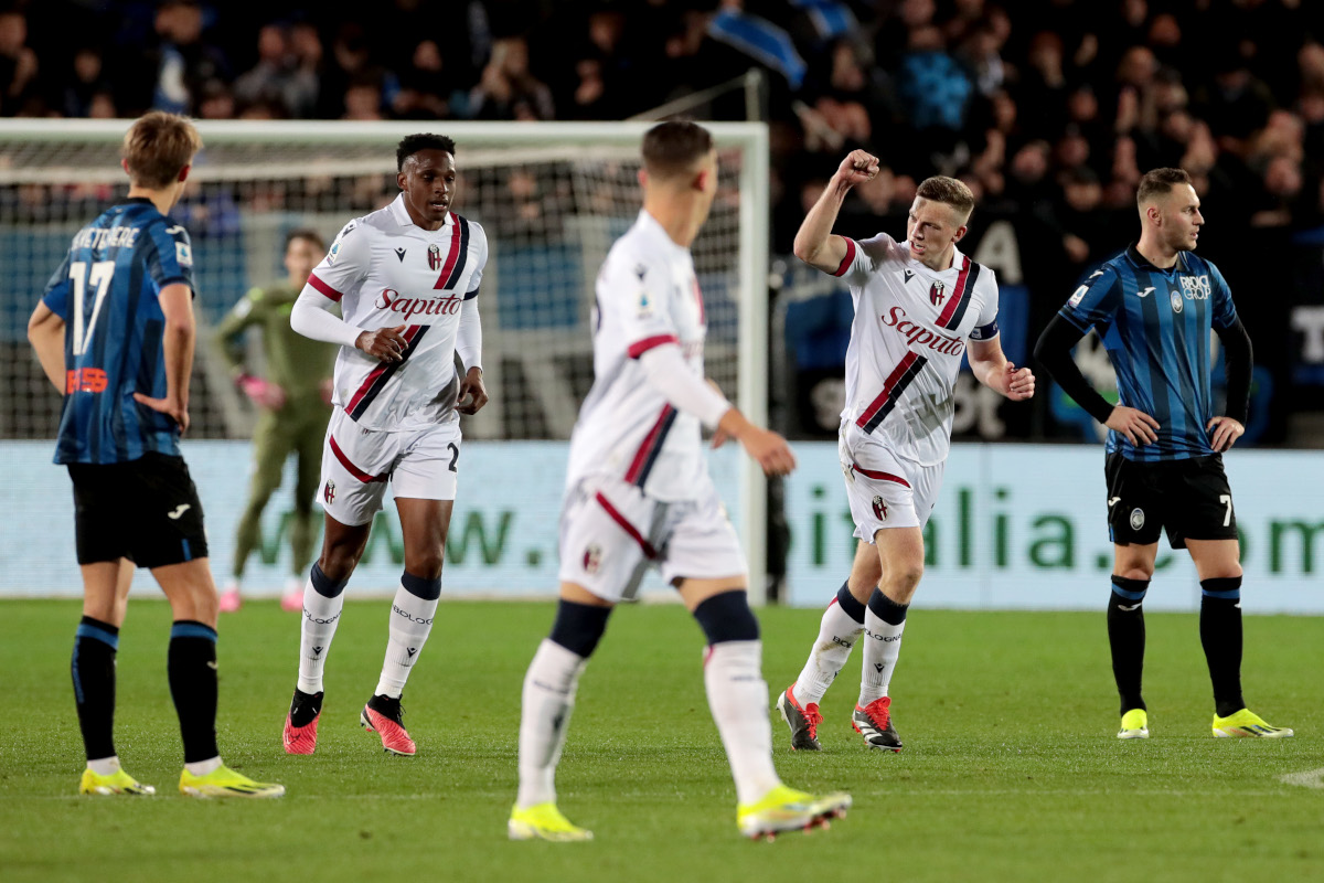 Lewis Ferguson Bologna Atalanta celebrate