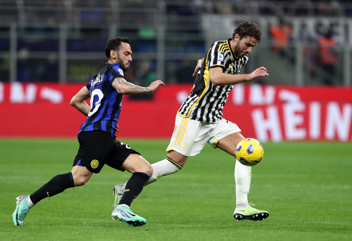 Manuel Locatelli Hakan Calhanoglu