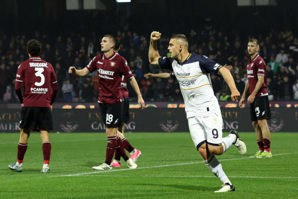 Nikola Krstovic Lecce Salernitana celebrate