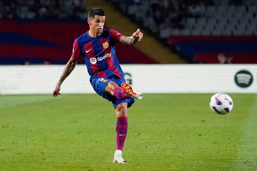 barcelona joao cancelo 6737.jpg