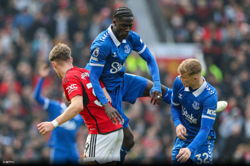 man utd looking at everton duo