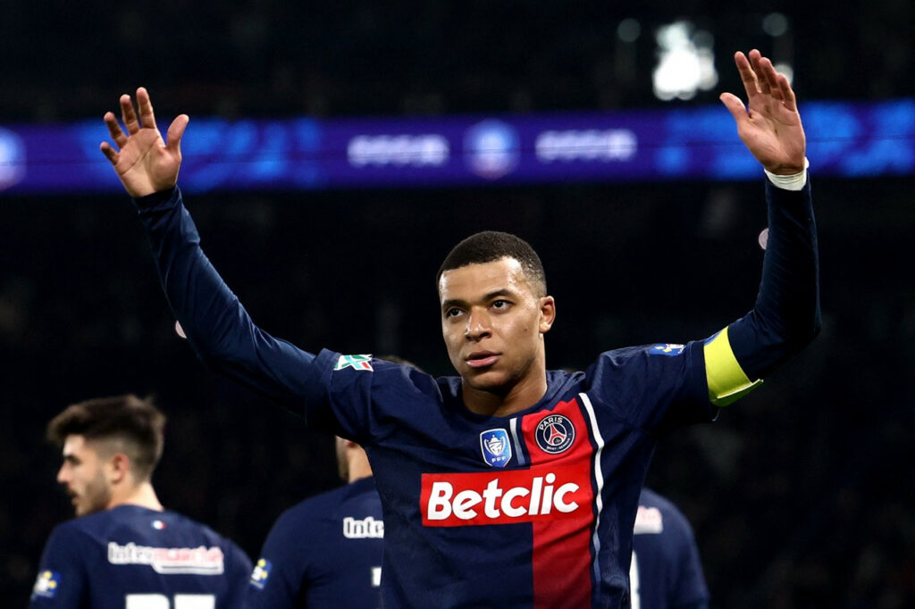 mbappe toa sang psg doat ve ban ket cup quoc gia phap 118