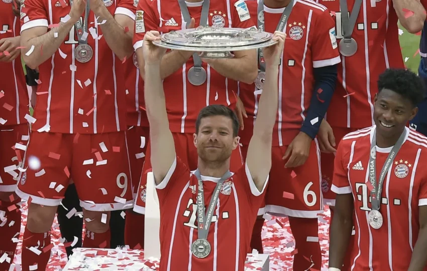 xabi alonso bayer leverkusen 1998.png