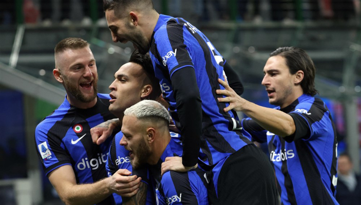 Inter celebrate