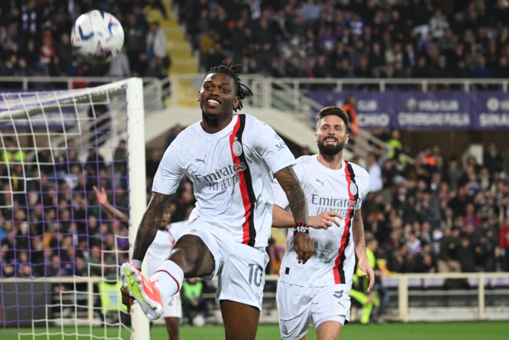 Rafael Leao Milan Fiorentina celebrate